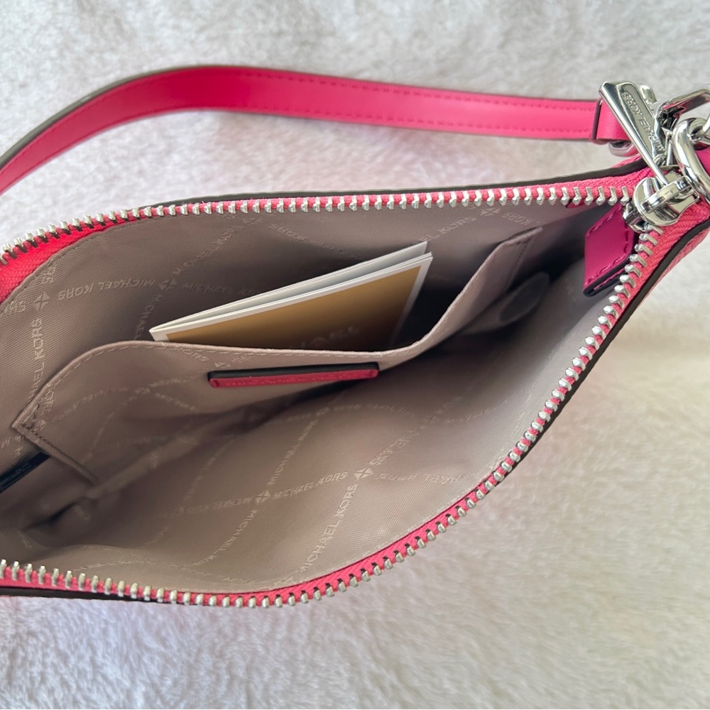 🌺 MICHAEL KORS Jet Set Small Pebbled
Leather Convertible Wristlet NWT - Hibiscus - Picture 7 of 11
